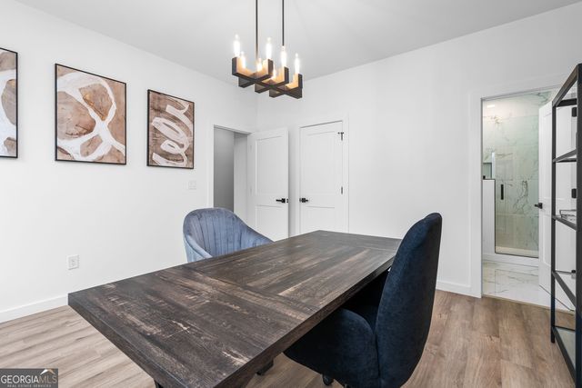 1050 Brookglynn Trace, Decatur, GA 30032