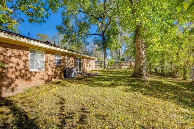 1501 Dell Street, Savannah, GA 31415