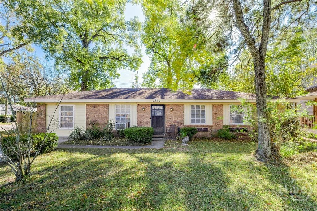 1501 Dell Street, Savannah, GA 31415