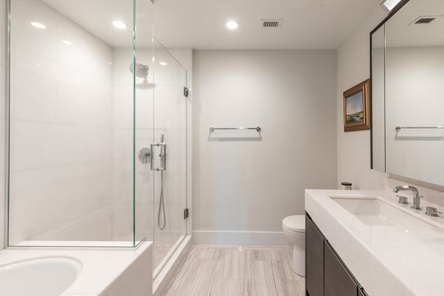 100 Lovejoy 8J, Boston, MA 02114