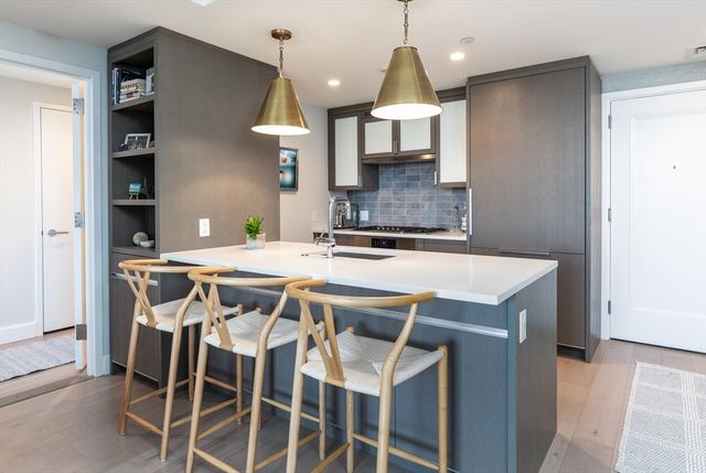 100 Lovejoy 8J, Boston, MA 02114