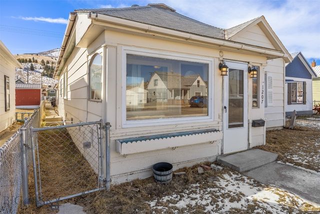 1207 E 5th Street, Anaconda, MT 59711