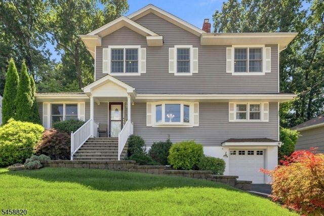172 Rafkind Rd, Bloomingdale Boro, NJ 07403