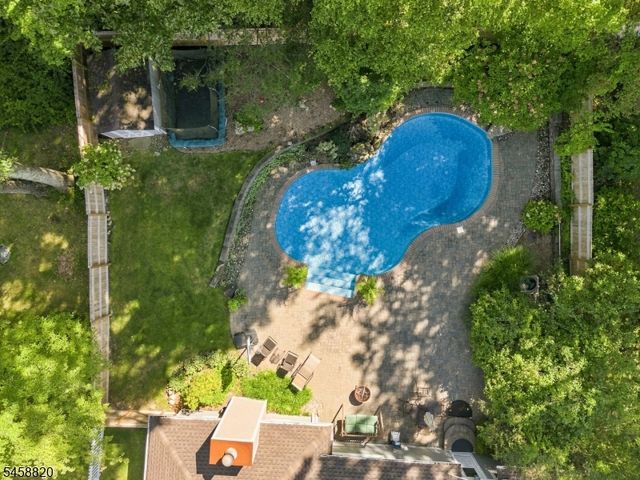 172 Rafkind Rd, Bloomingdale Boro, NJ 07403