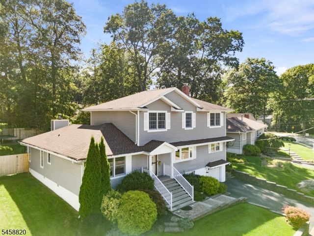 172 Rafkind Rd, Bloomingdale Boro, NJ 07403
