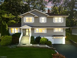 172 Rafkind Rd, Bloomingdale Boro, NJ 07403