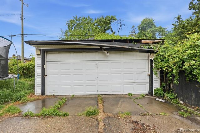 5566 W Outer Drive, Detroit, MI 48235
