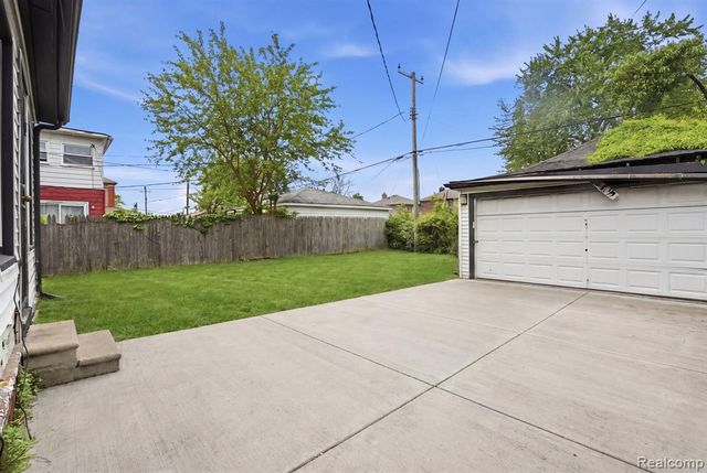 5566 W Outer Drive, Detroit, MI 48235