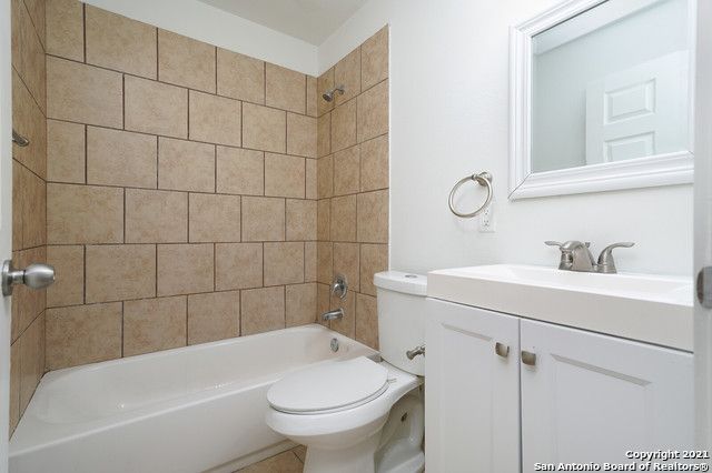 302 Cooper St Apt 201, San Antonio, TX 78210