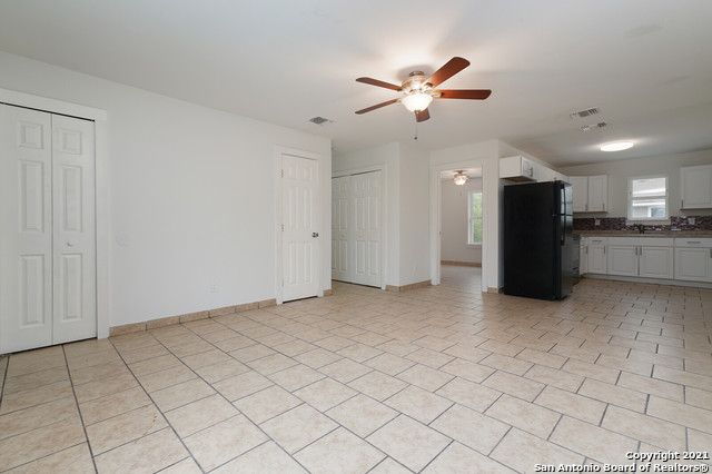 302 Cooper St Apt 201, San Antonio, TX 78210