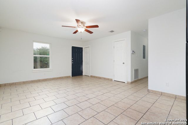 302 Cooper St Apt 201, San Antonio, TX 78210
