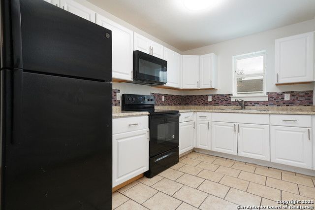 302 Cooper St Apt 201, San Antonio, TX 78210