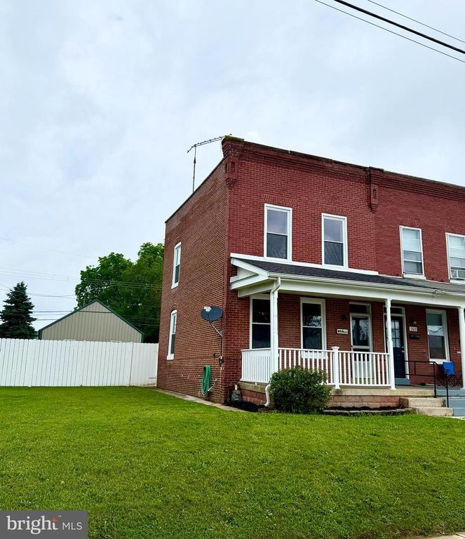 325 PINE ST, Hanover, PA 17331