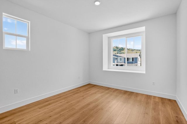 190 Golden Gate Lane, Vacaville, CA 95687