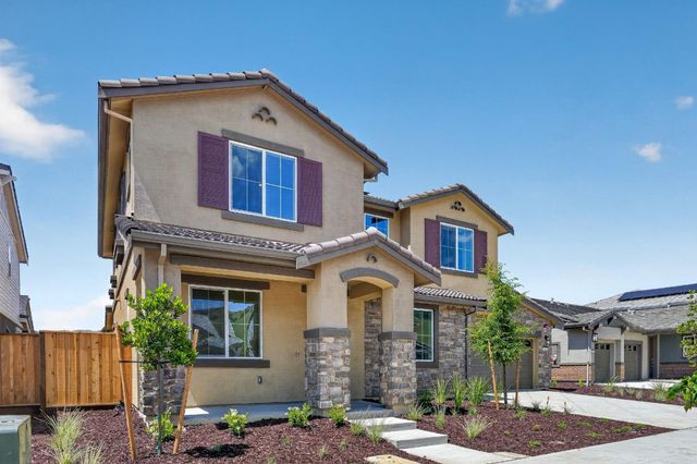190 Golden Gate Lane, Vacaville, CA 95687