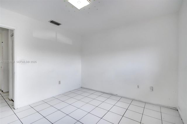 3021 W 76th St C-203, Hialeah, FL 33018