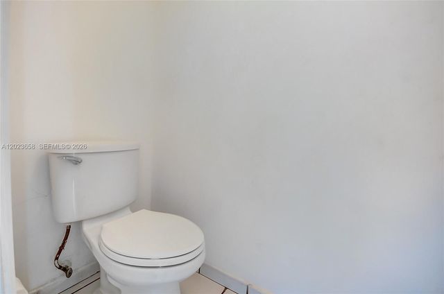 3021 W 76th St C-203, Hialeah, FL 33018