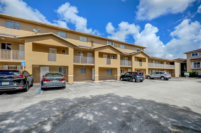 3021 W 76th St C-203, Hialeah, FL 33018
