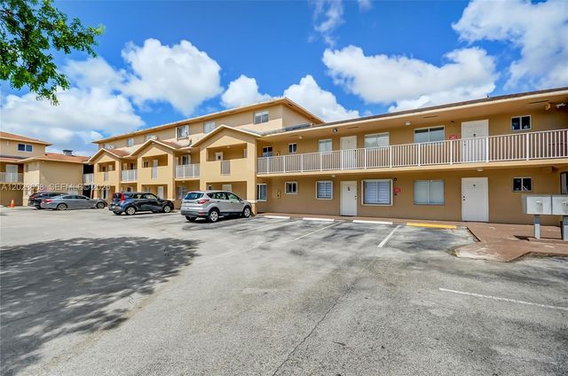 3021 W 76th St C-203, Hialeah, FL 33018