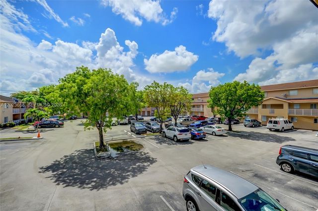 3021 W 76th St C-203, Hialeah, FL 33018