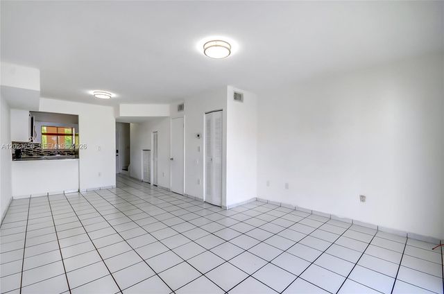 3021 W 76th St C-203, Hialeah, FL 33018