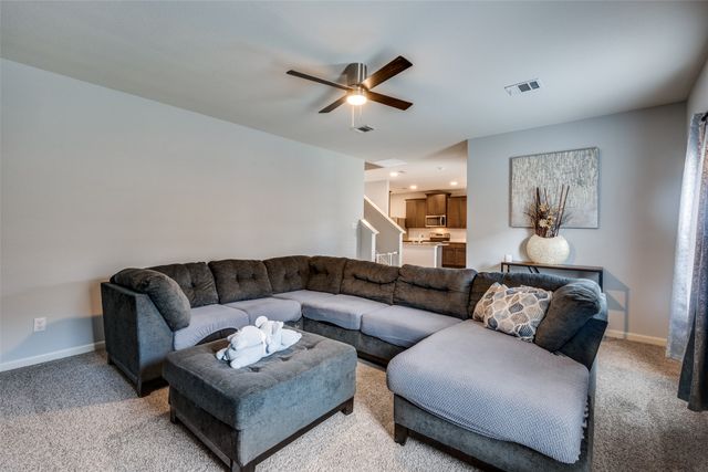 225 Ridgeland Oaks Drive, Fort Worth, TX 76120