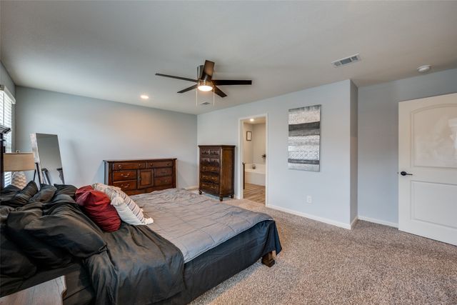 225 Ridgeland Oaks Drive, Fort Worth, TX 76120