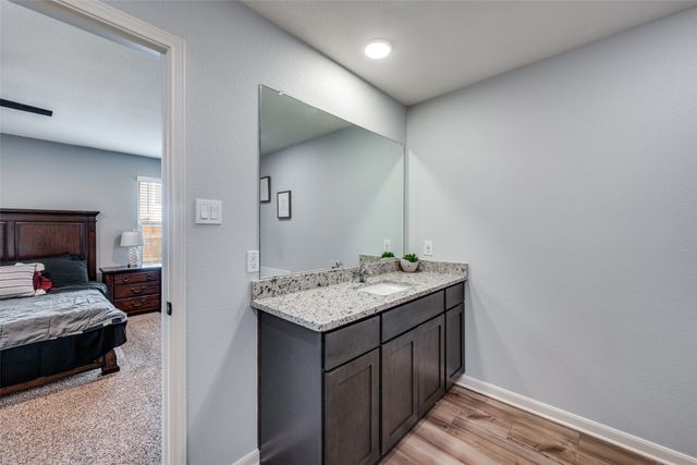 225 Ridgeland Oaks Drive, Fort Worth, TX 76120