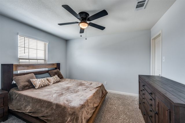 225 Ridgeland Oaks Drive, Fort Worth, TX 76120