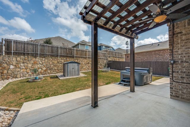 225 Ridgeland Oaks Drive, Fort Worth, TX 76120