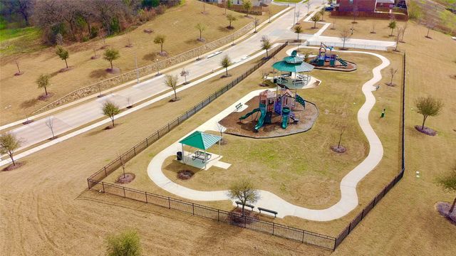 225 Ridgeland Oaks Drive, Fort Worth, TX 76120