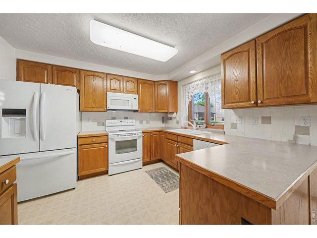 1805 44th Ave Ct, Greeley, CO 80634