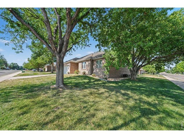 1805 44th Ave Ct, Greeley, CO 80634