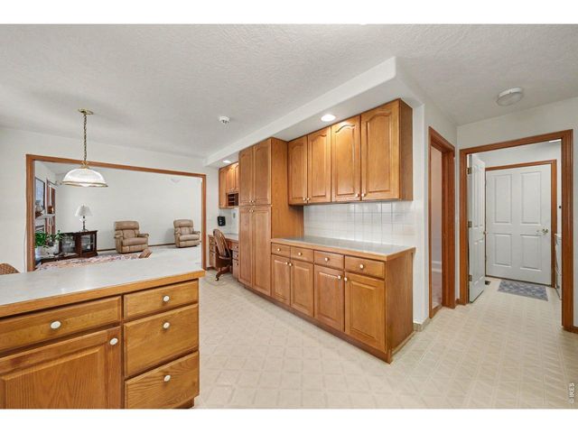 1805 44th Ave Ct, Greeley, CO 80634