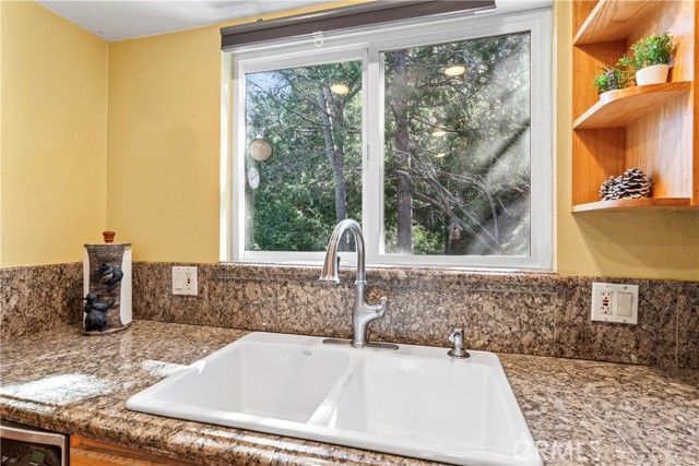 1289 Aleutian Drive, Lake Arrowhead, CA 92352