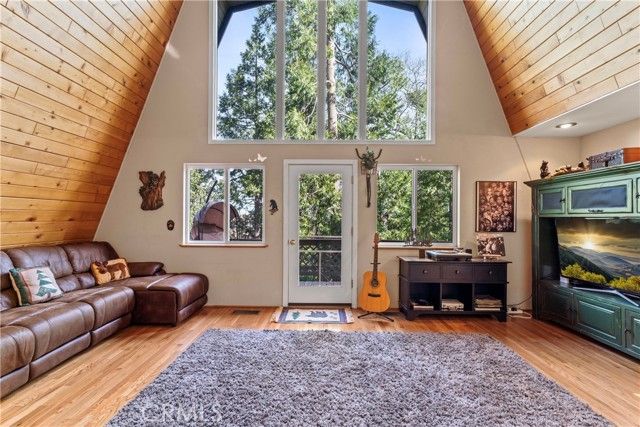 1289 Aleutian Drive, Lake Arrowhead, CA 92352