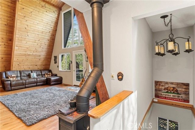 1289 Aleutian Drive, Lake Arrowhead, CA 92352