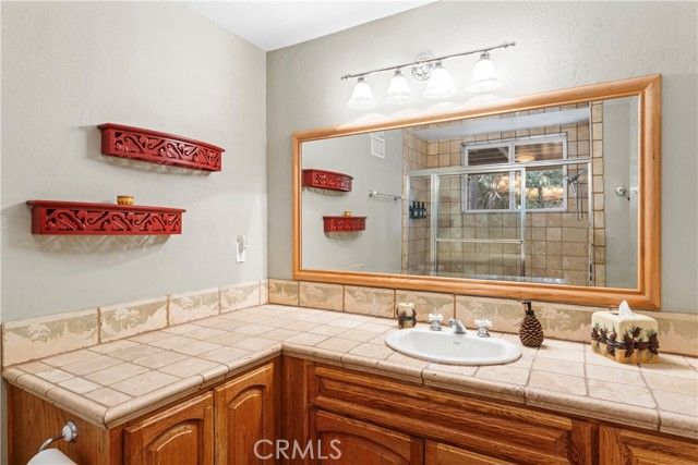 1289 Aleutian Drive, Lake Arrowhead, CA 92352