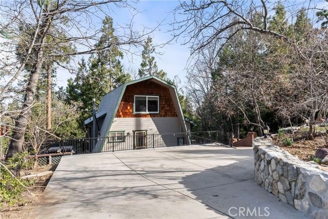 1289 Aleutian Drive, Lake Arrowhead, CA 92352