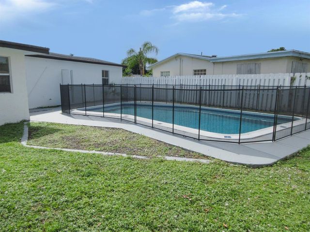 3801 NW 6TH Street, Lauderhill, FL 33311