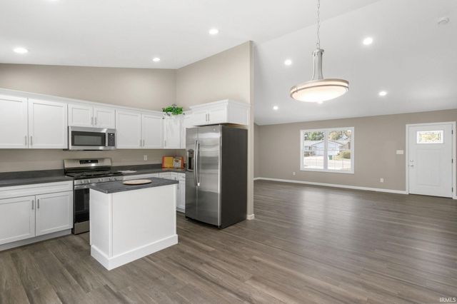 55562 Bittersweet Road, Mishawaka, IN 46545