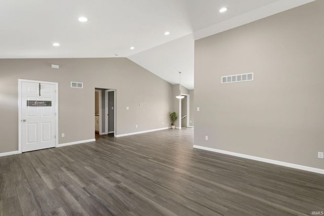 55562 Bittersweet Road, Mishawaka, IN 46545