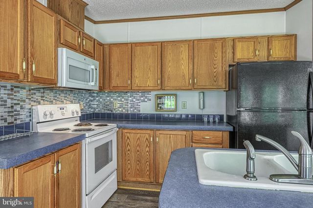5290 W OLD MOUNTAIN RD, Louisa, VA 23093
