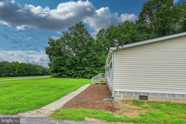 5290 W OLD MOUNTAIN RD, Louisa, VA 23093