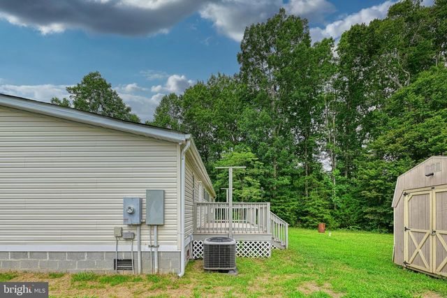 5290 W OLD MOUNTAIN RD, Louisa, VA 23093