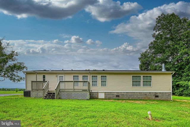 5290 W OLD MOUNTAIN RD, Louisa, VA 23093