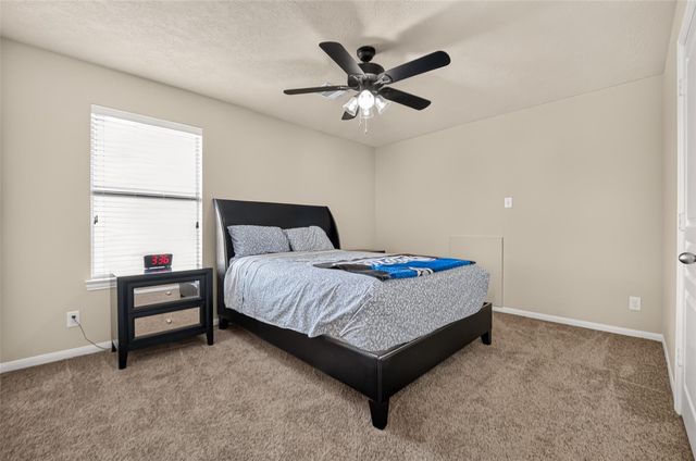 3011 Cambridge Meadows Lane, Dickinson, TX 77539