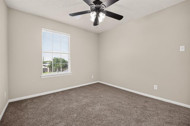 3011 Cambridge Meadows Lane, Dickinson, TX 77539