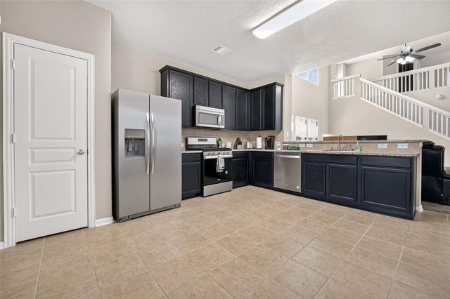 3011 Cambridge Meadows Lane, Dickinson, TX 77539