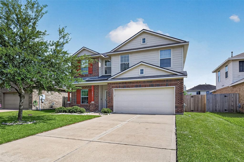 3011 Cambridge Meadows Lane, Dickinson, TX 77539
